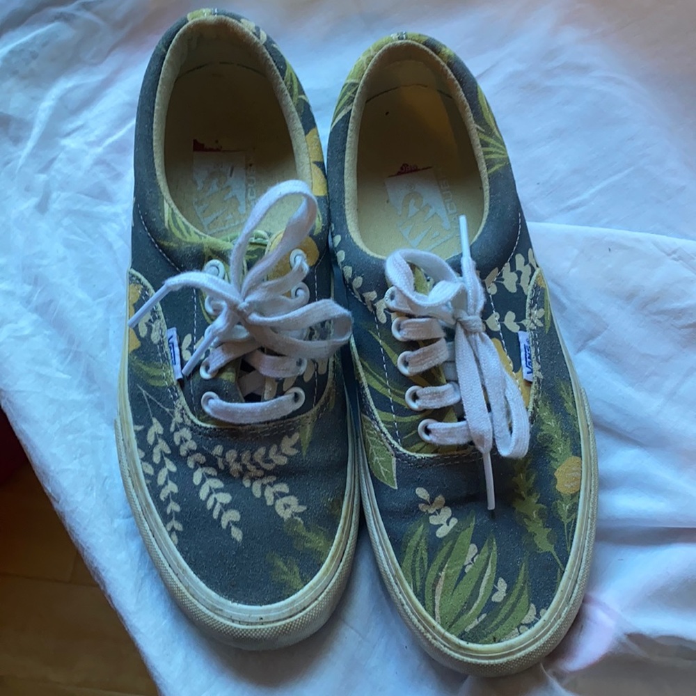 Vans floral laced shoes
